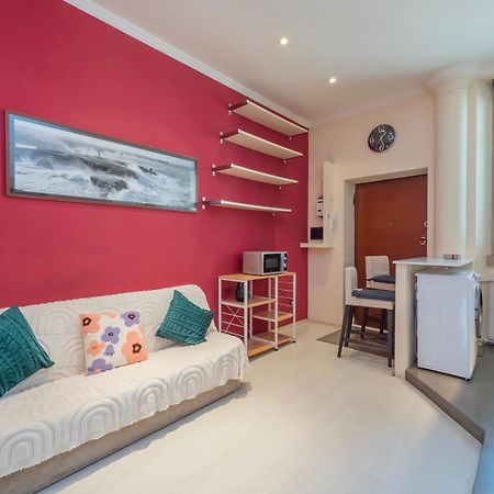 Xenia Apartments - Colorful Apartment In Fiera Area Milan Exterior photo