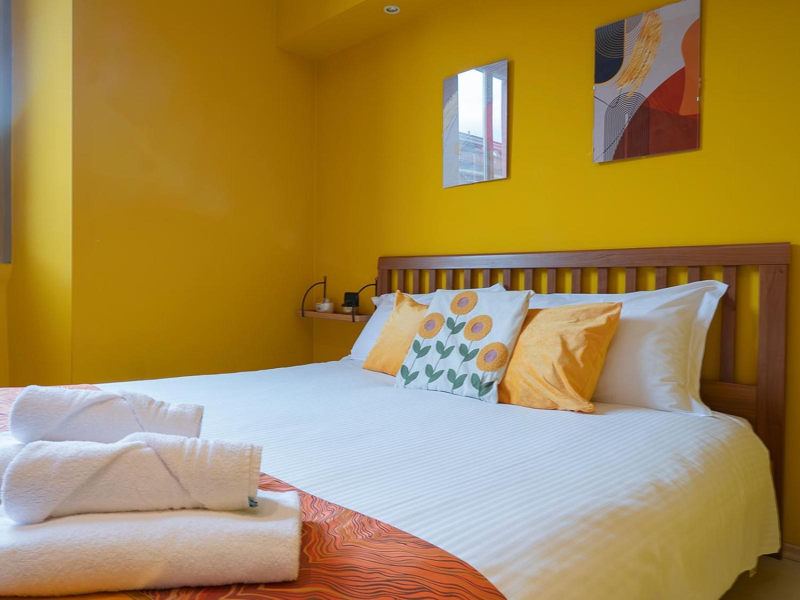 Xenia Apartments - Colorful Apartment In Fiera Area Milan Exterior photo